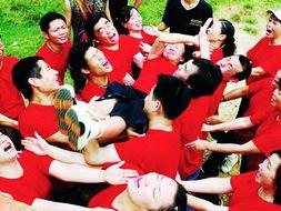 成人拓展暖场游戏大全视频,轻松破冰,激发团队活力